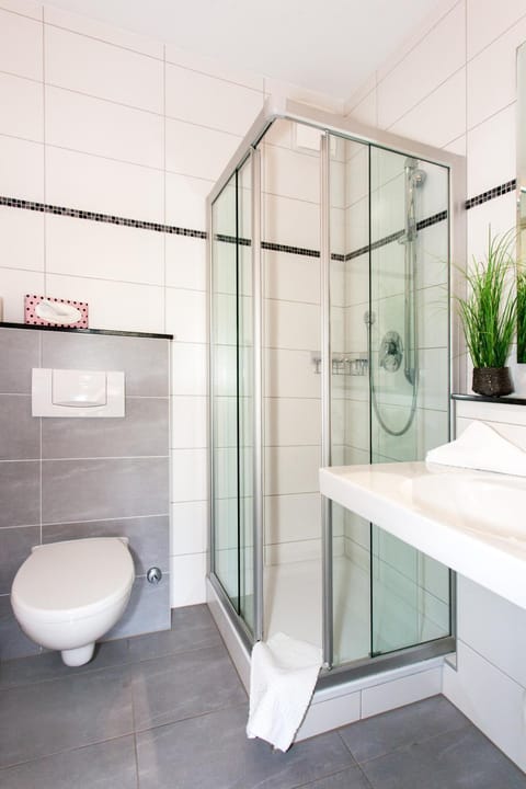 Shower, Bathroom, Decorative detail