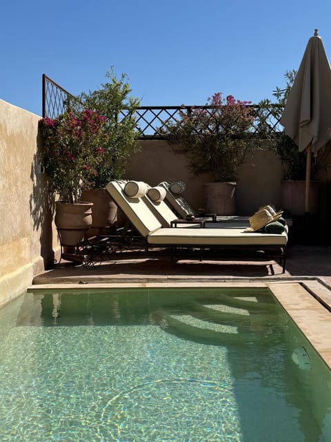 Pool view, Swimming pool, sunbed