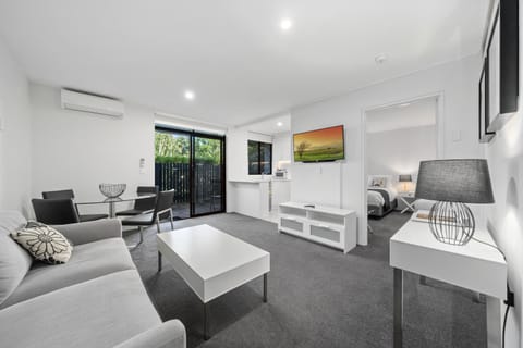 TV and multimedia, Living room, Dining area