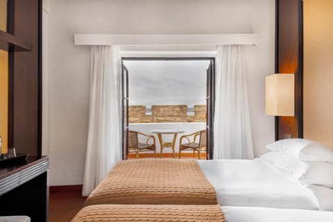 Bed, Balcony/Terrace, Photo of the whole room, Bedroom