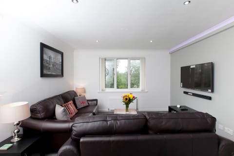 Prime Commuter Executive Apartment Dunfermline Apartment in Dunfermline