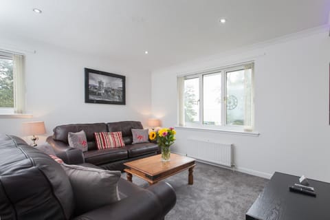 Prime Commuter Executive Apartment Dunfermline Apartment in Dunfermline