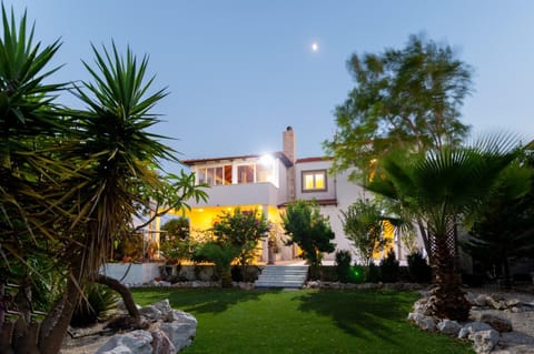 Property building, Activities, Garden, Evening entertainment