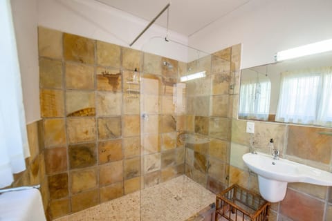 Panoramic Blue B&B Bed and Breakfast in Plettenberg Bay