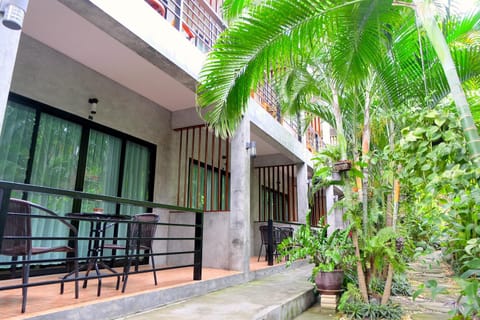 Property building, Balcony/Terrace, Garden view