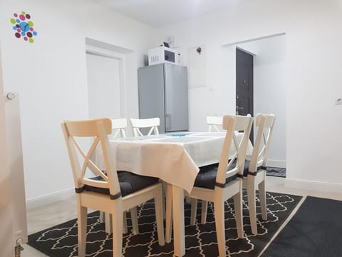 Bathroom, Coffee/tea facilities, Seating area