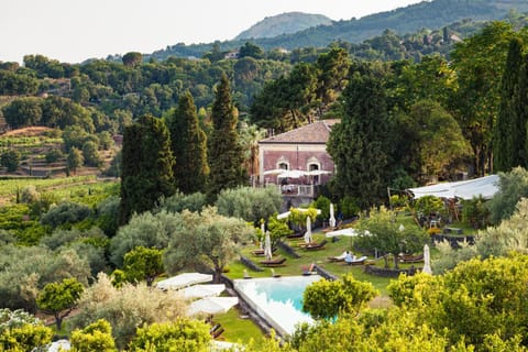 Property building, Natural landscape, Mountain view, Swimming pool