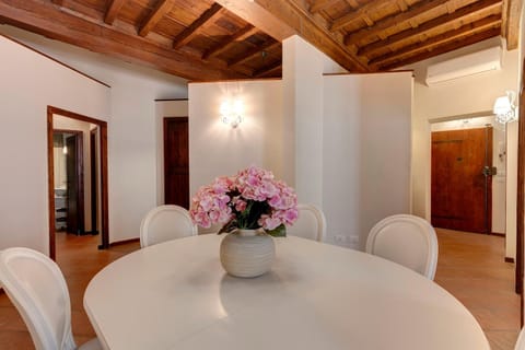 Charlotte Apartment in Florence