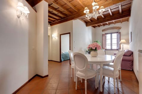 Charlotte Apartment in Florence