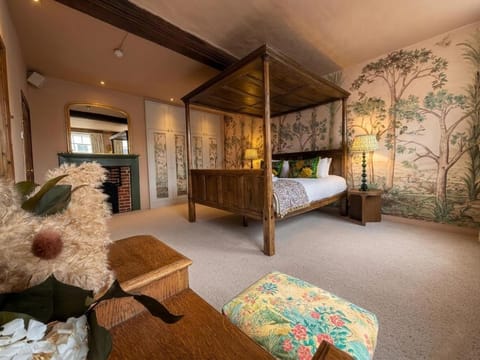 Bed, Photo of the whole room, Bedroom, wardrobe, wedding