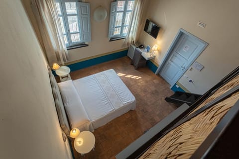 Bed, TV and multimedia