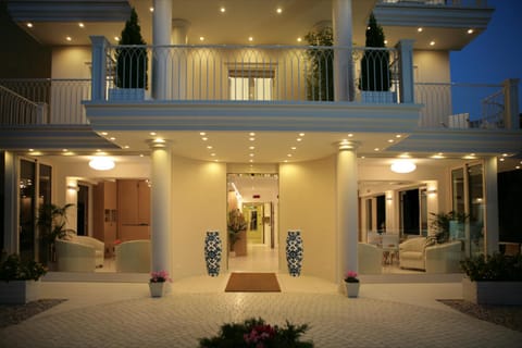 Facade/entrance, Facade/entrance