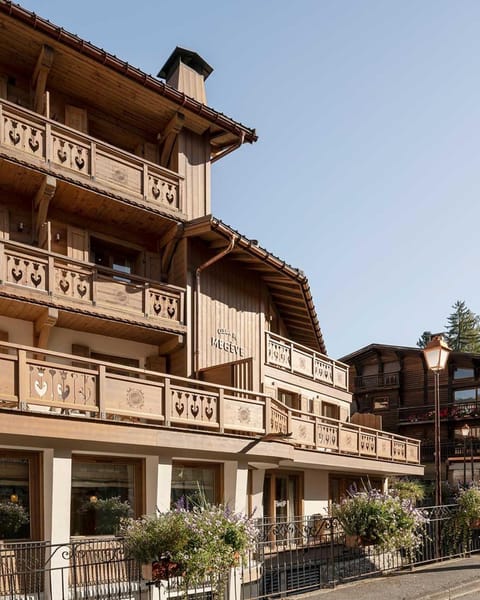 Property building, Spring, Summer, Balcony/Terrace, Balcony/Terrace