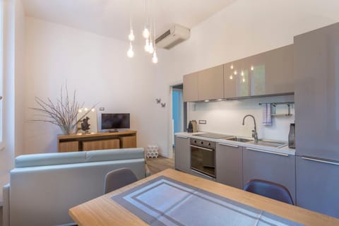 Kitchen or kitchenette, Living room