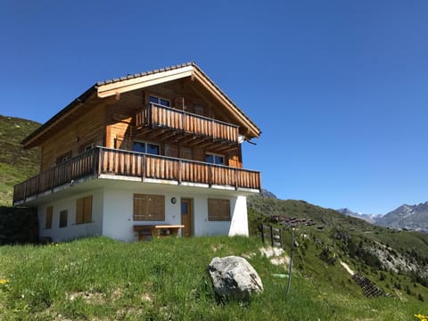 Property building, Facade/entrance, Living room