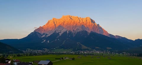 Nearby landmark, Mountain view