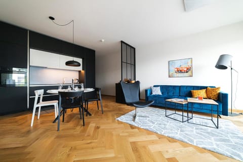 TV and multimedia, Kitchen or kitchenette, Living room, Seating area, Dining area