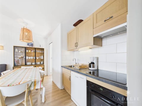 Appart. skis aux pieds 8 pers proche de tout, Parking, Machine à laver - FR-1-398-532 Apartment in Montvalezan