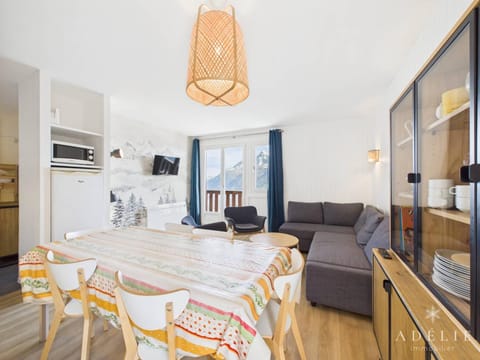 Appart. skis aux pieds 8 pers proche de tout, Parking, Machine à laver - FR-1-398-532 Apartment in Montvalezan