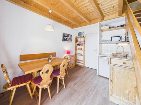 Studio mezzanine au pied des pistes avec balcon, idéal pour 4-6 personnes - FR-1-398-552 Apartment in Montvalezan