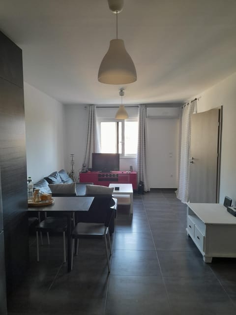 Bright top floor apartment! Apartment in Zakynthos