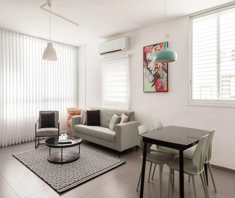 Living room, Seating area, Dining area, air conditioner