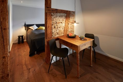 Photo of the whole room, Dining area