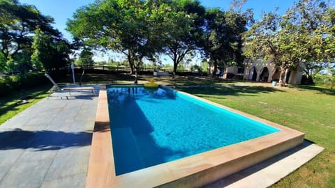 Swimming pool, Swimming pool