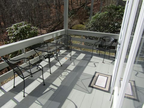 High Ceiling Skyleaf A9 Condo Apartment in Sugar Mountain