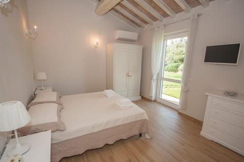 TV and multimedia, Bedroom, internet, air conditioner