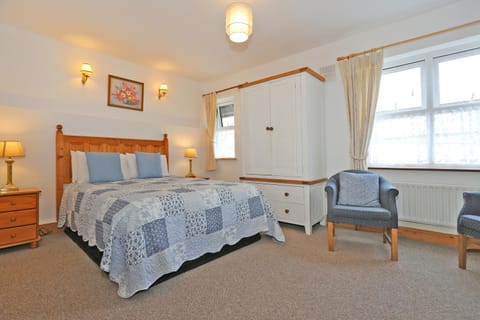 The Courtyard Guesthouse B&B Bed and Breakfast in County Limerick