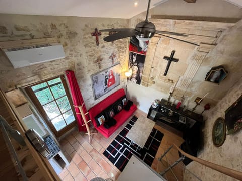 Mas de la Chapelle Sainte-Elisabeth House in Tarascon