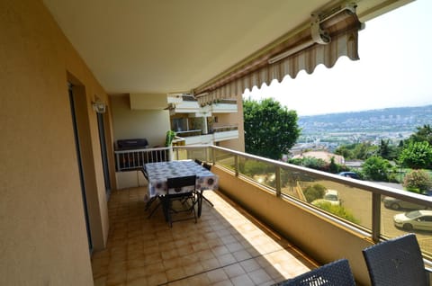 PLEIN CIEL - Appartement 5 personnes avec piscine sur la Corniche Fleurie à Nice Apartment in Nice