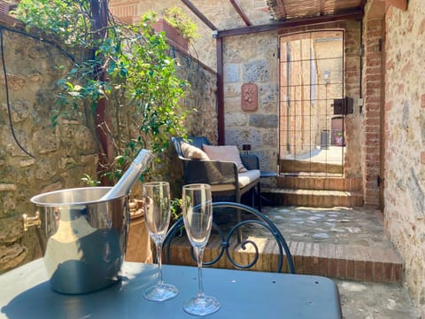 Facade/entrance, Inner courtyard view