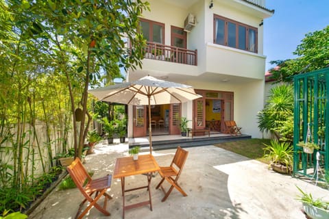 Property building, Day, Natural landscape, Garden, Garden, Balcony/Terrace, On site, Garden view