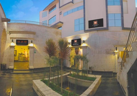 Property building, Patio, Facade/entrance