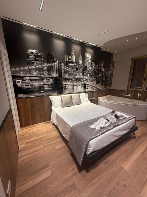 Photo of the whole room, Bedroom