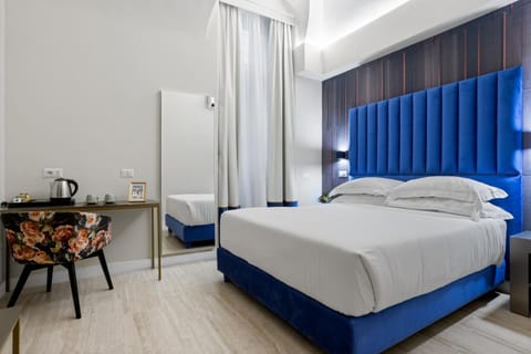 Bed, Photo of the whole room, Seating area, minibar