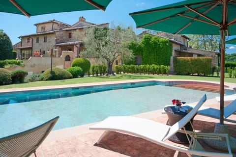 Property building, Garden, Swimming pool, Swimming pool
