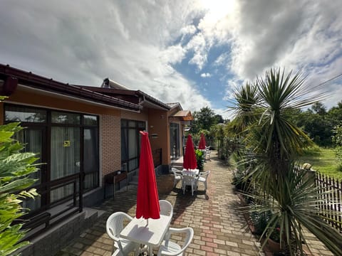 Property building, Patio, Balcony/Terrace, Garden view