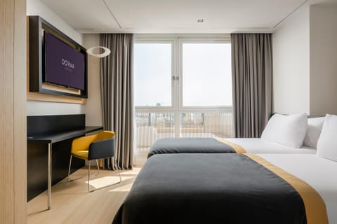 Bed, Balcony/Terrace, Photo of the whole room, Bedroom