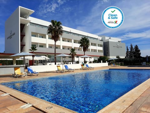 Property building, Garden, Swimming pool