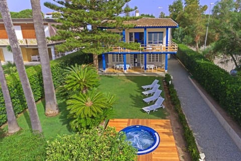 Property building, Bird's eye view, Garden, Garden view