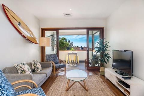 TV and multimedia, View (from property/room), Balcony/Terrace, Living room, Seating area, Sea view