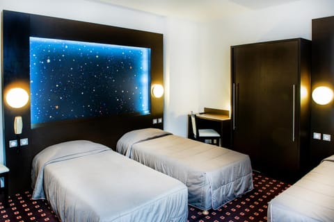 Photo of the whole room, Decorative detail, Bedroom