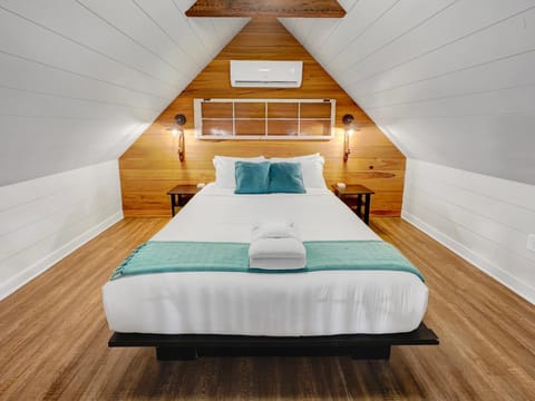 Cozy Island Cottage Bed and Breakfast in James Island