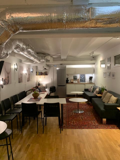 Communal lounge/ TV room, Living room, Seating area