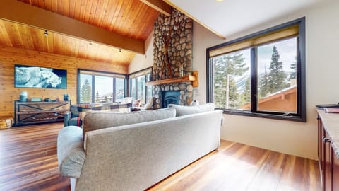 Bridges Townhome #5 Condo Apartment in Mammoth Lakes