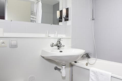 Bathroom, Photo of the whole room