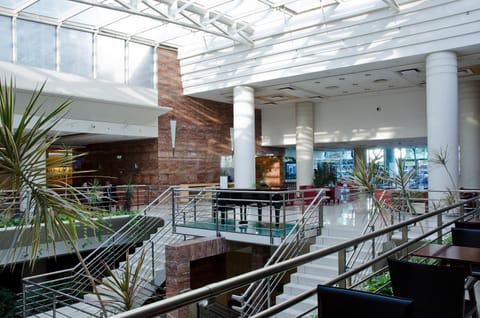 Property building, Restaurant/places to eat, Lounge or bar